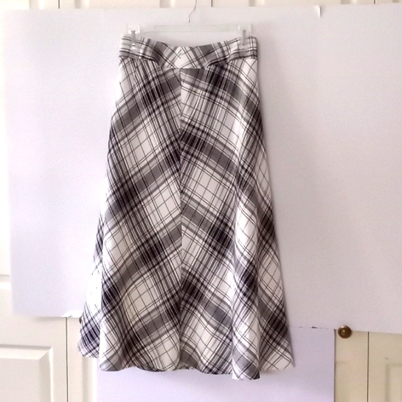 East 5th Dresses & Skirts - East 5th Women's Plaid Midi A-Line Skirt - Size (18W) - Black/White